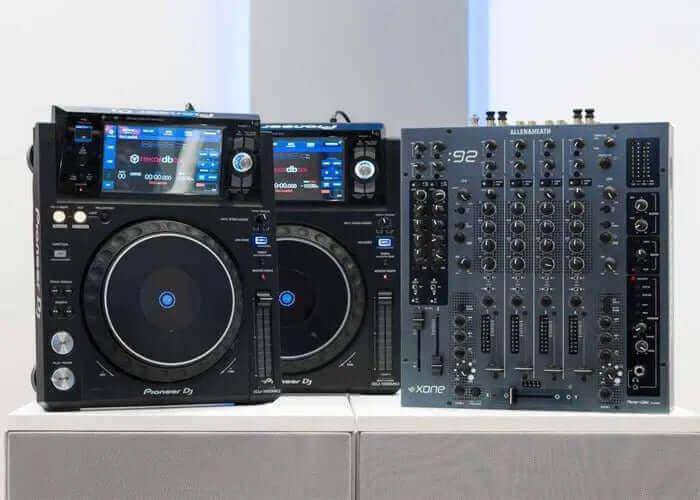 სასცენო აპარატურა - CDJ 2x Pioneer XDJ-1000MK2 + Xone:92, დიჯეის აპარატურა- ITGS