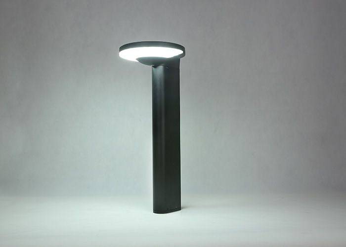 ITGS GS-8804 solar garden light with LED bulb, outdoor landscape lighting for yard and garden illumination.